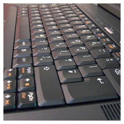 عکس با کیفیت صفحه کلید لپ تاپ