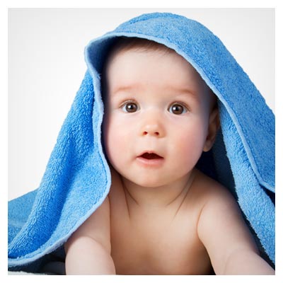 عکس رایگان و با کیفیت با موضوع نوزاد و حوله حمام