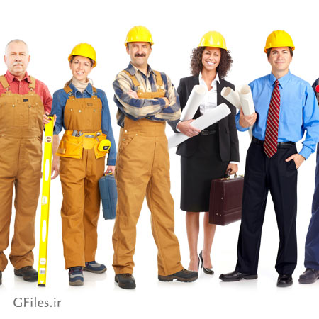 عکس همکارهای شاد و با روحیه کاری با کلاه های زرد رنگ یکسان